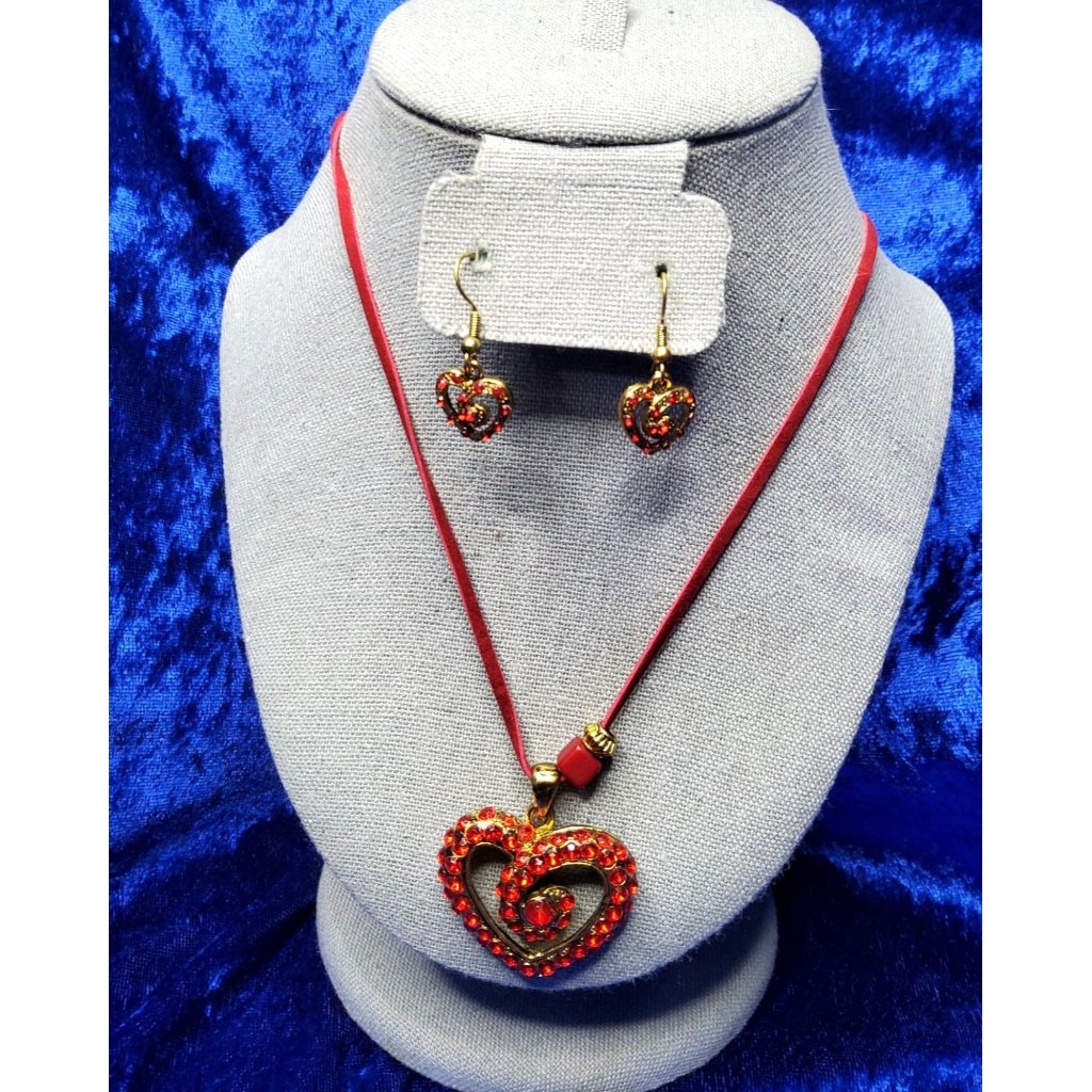 Vintage Gold Tone With Red Rhinestones Heart Matching Leather Strap NecklaceEar 22$